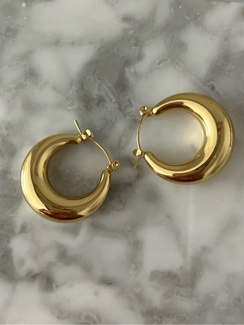 Medium 14k Gold Chunky Hoop Earrings